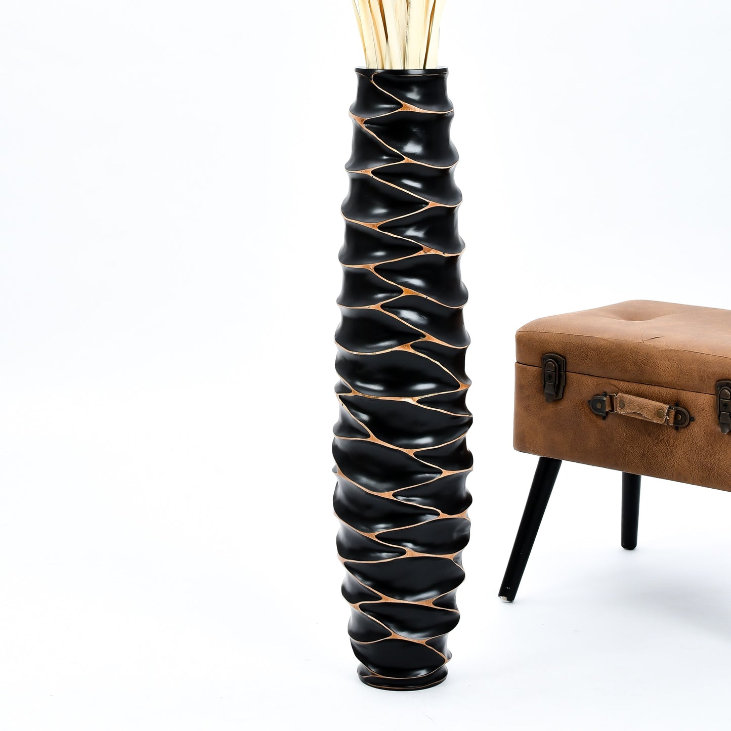 Large Mango Wood Floor Vase – Handcrafted Decorative Highlight from Thailand, 85 cm