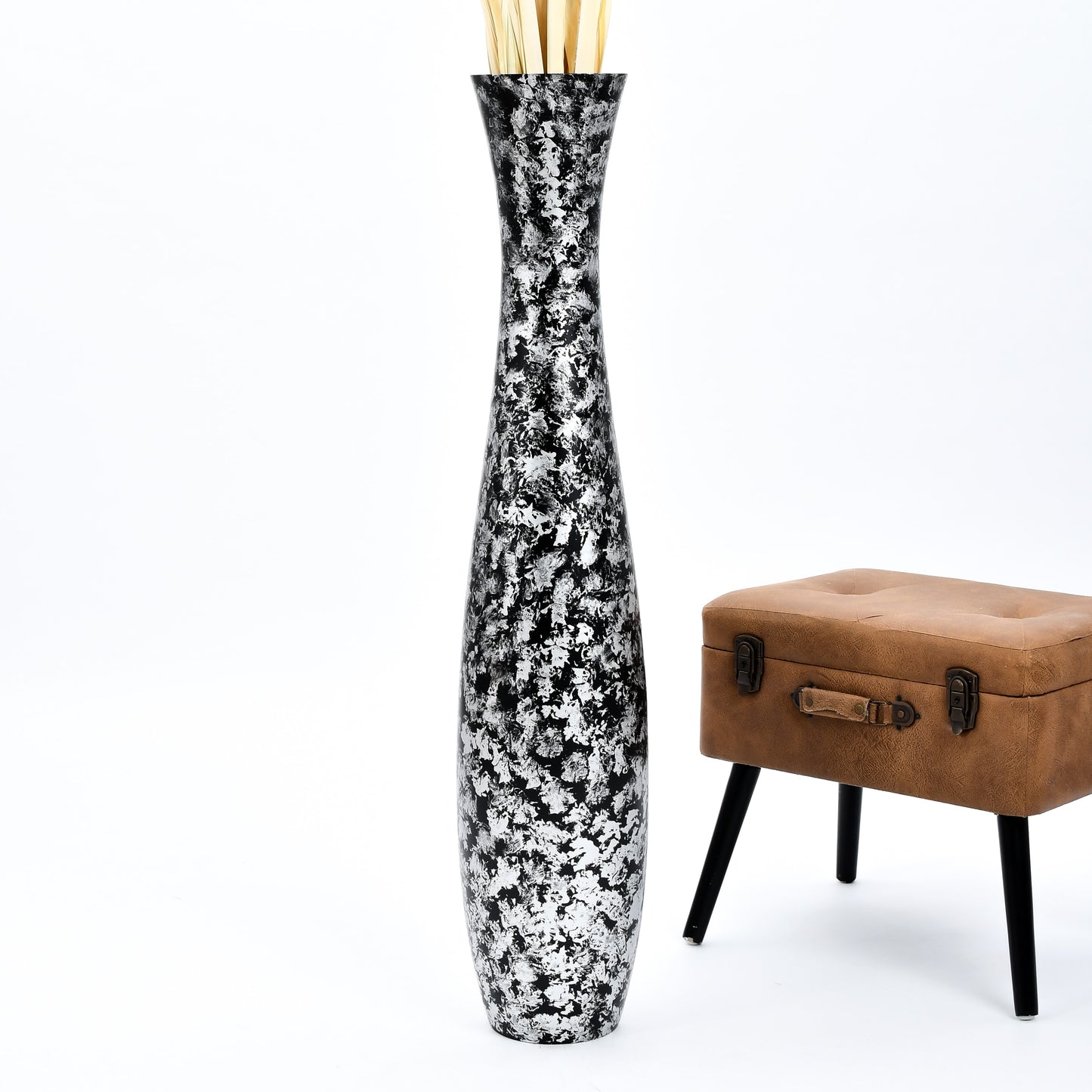 Large Mango Wood Floor Vase – Handcrafted Decorative Highlight from Thailand, 105 cm