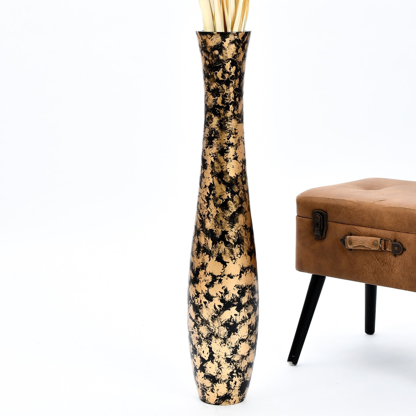 Large Mango Wood Floor Vase – Handcrafted Decorative Highlight from Thailand, 85 cm