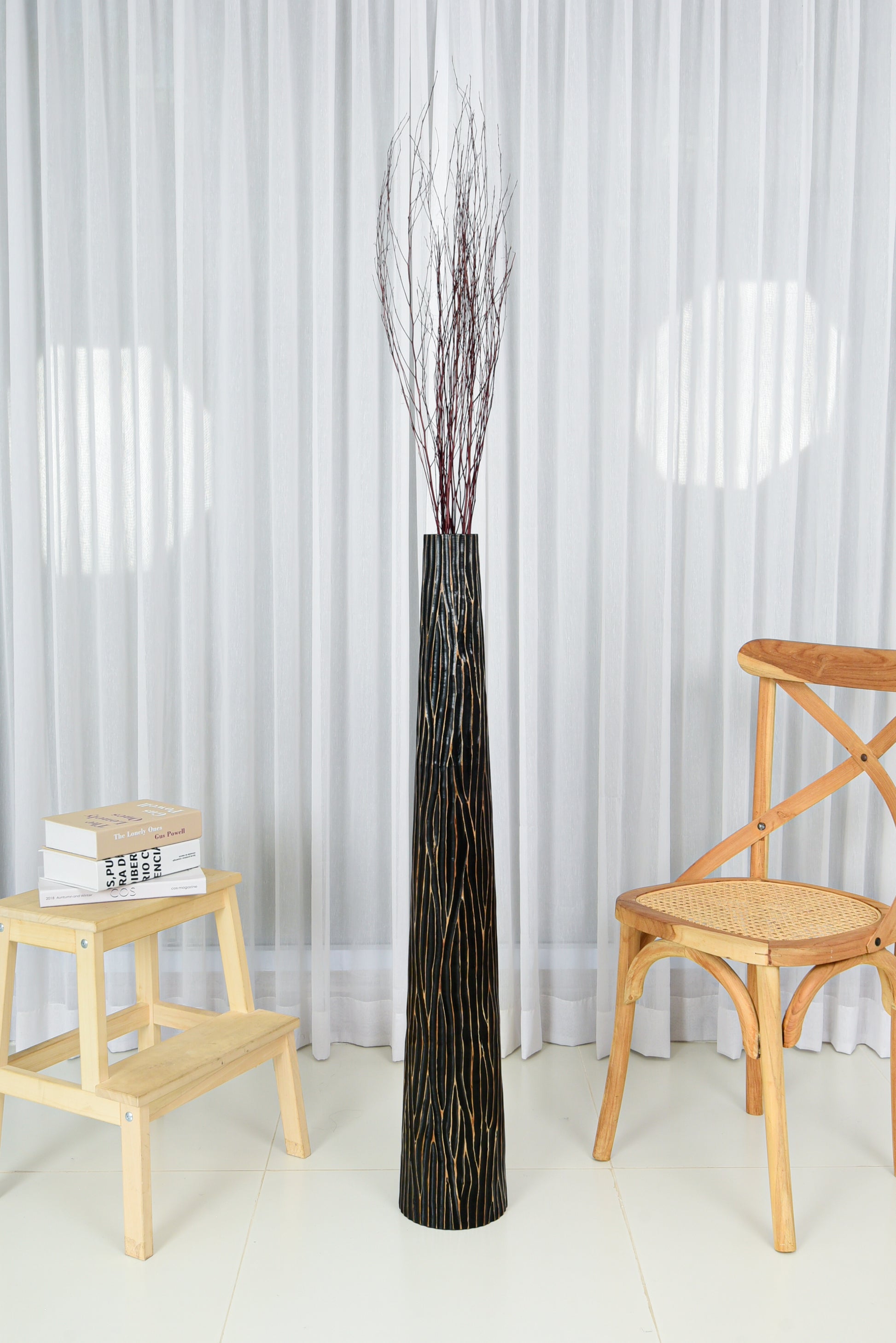 Large Mango Wood Floor Vase – Handcrafted Decorative Highlight from Thailand, 105 cm