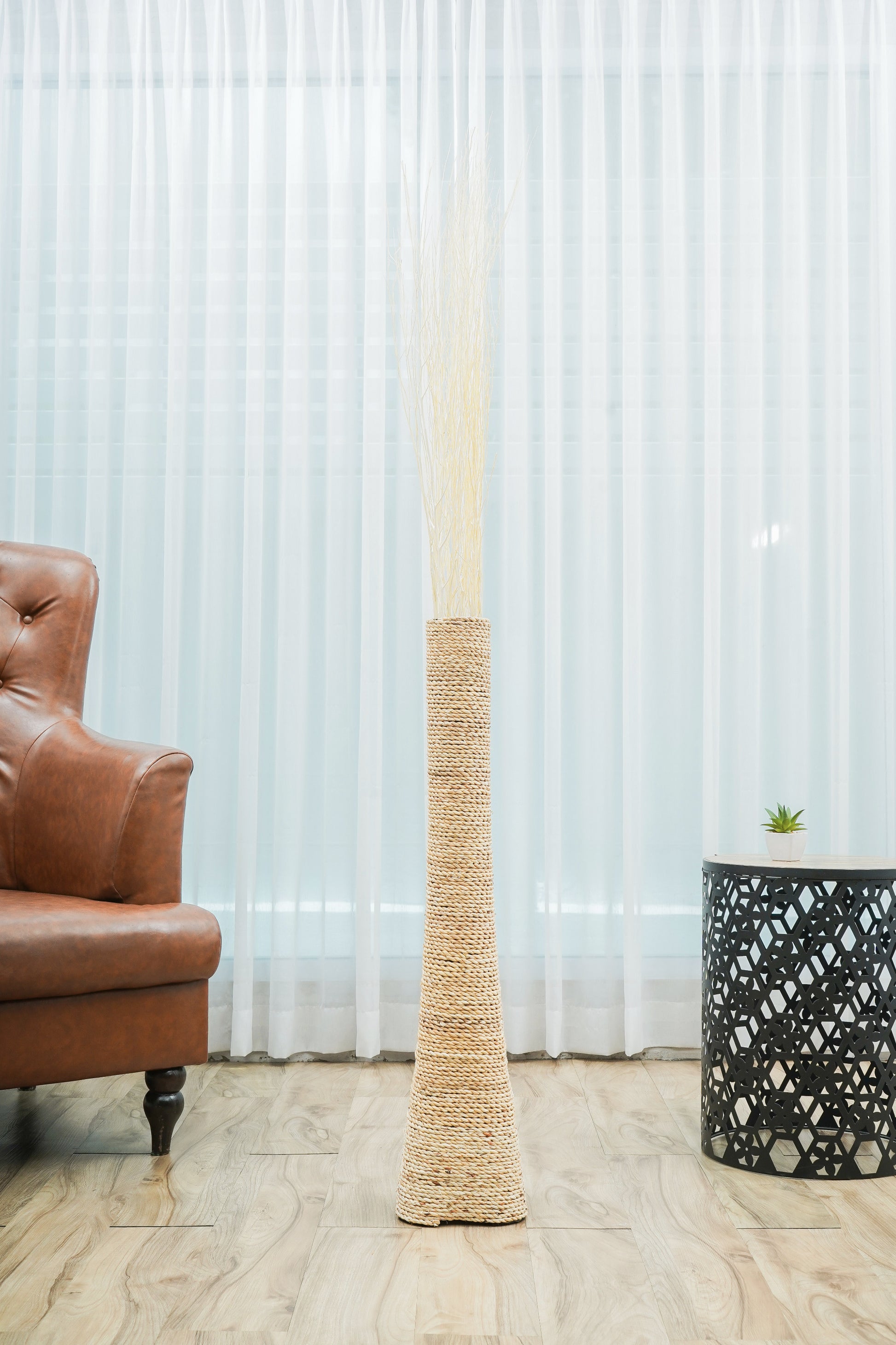 Large & Tall Floor Vase Made of Water Hyacinth and Bamboo – Handwoven Decorative Stand Vase for Dried Flowers & Branches, ecru, 90 cm - Modèle 2