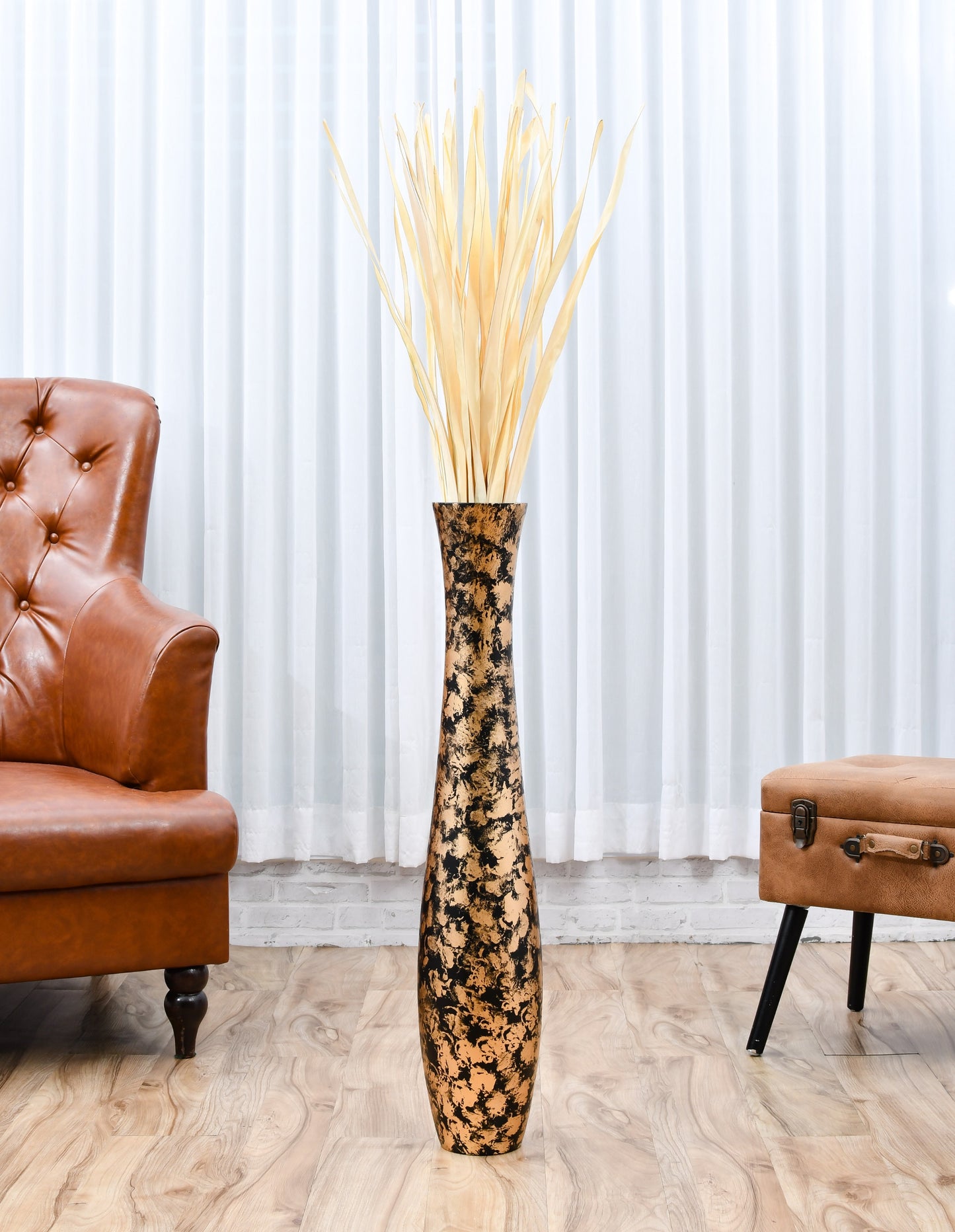 Large Mango Wood Floor Vase – Handcrafted Decorative Highlight from Thailand, 85 cm