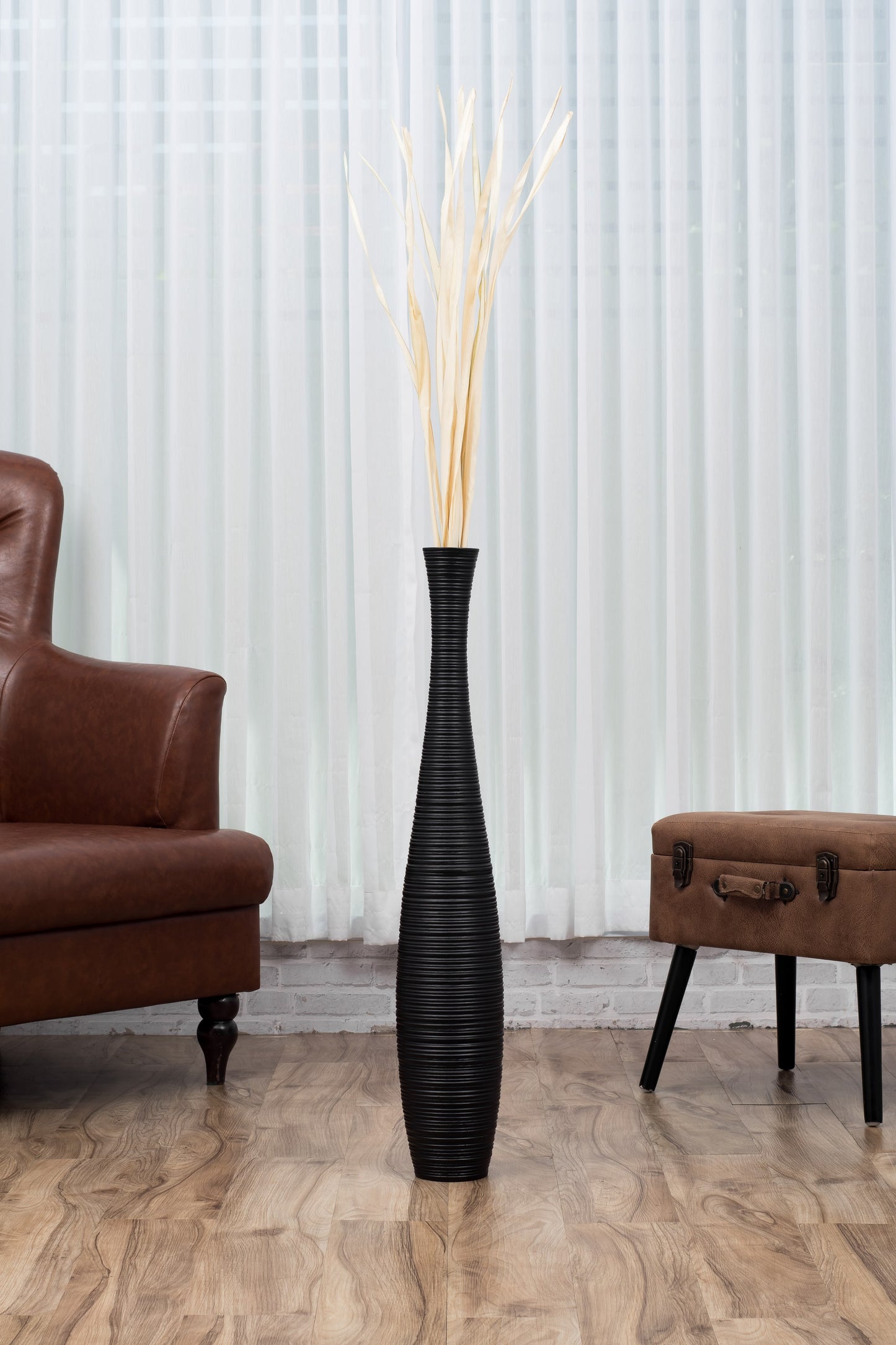 Large Mango Wood Floor Vase – Handcrafted Decorative Highlight from Thailand, 85 cm