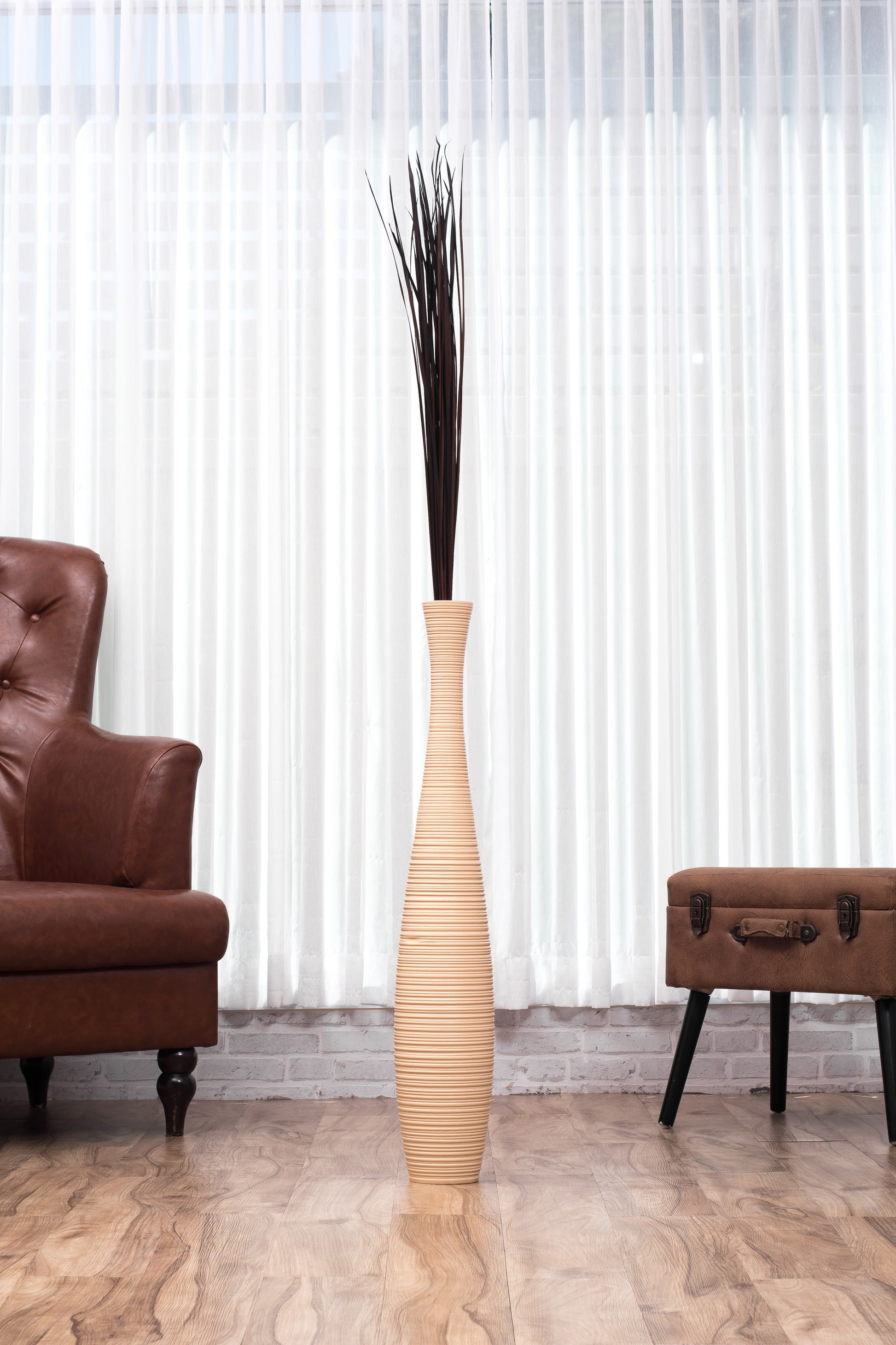Large Mango Wood Floor Vase – Handcrafted Decorative Highlight from Thailand, 85 cm