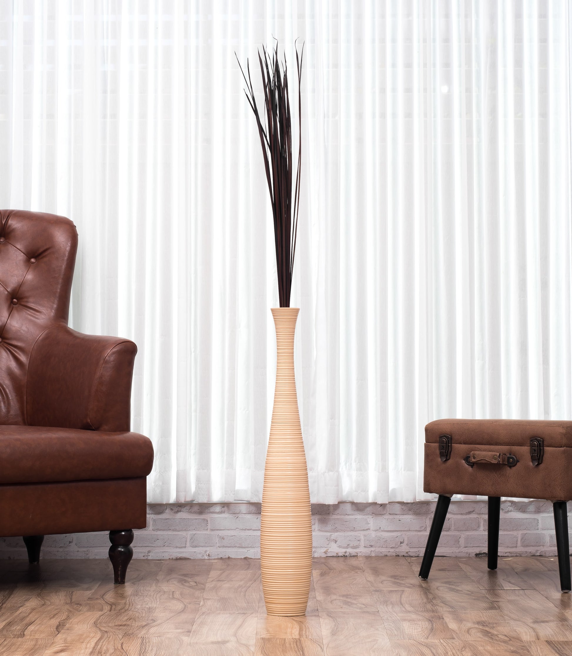 Large Mango Wood Floor Vase – Handcrafted Decorative Highlight from Thailand, 65 cm