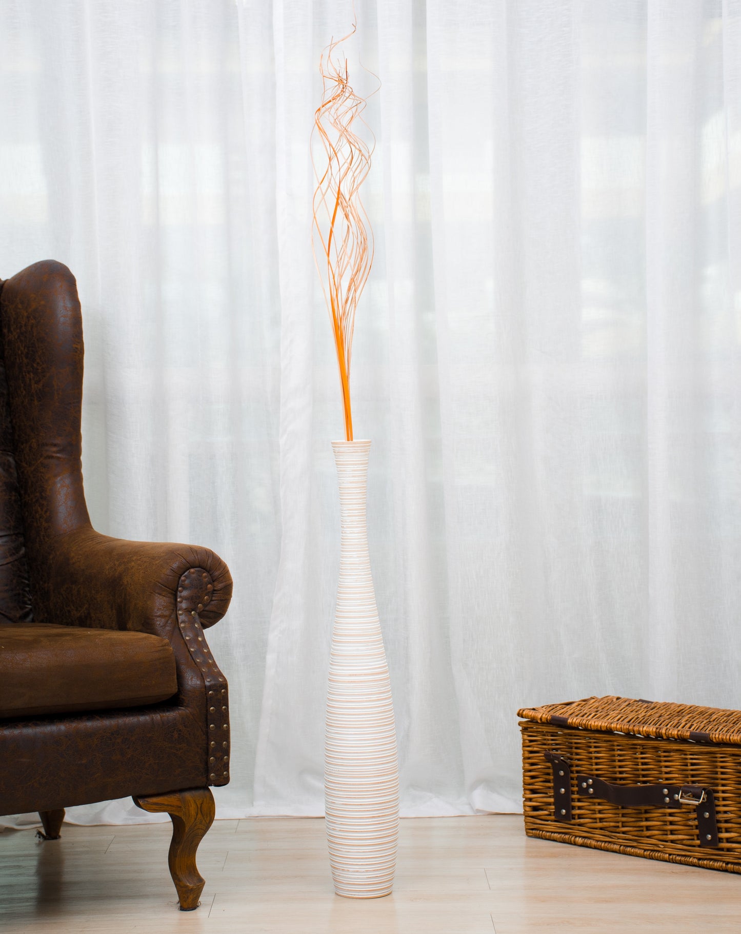 Large Mango Wood Floor Vase – Handcrafted Decorative Highlight from Thailand, 65 cm