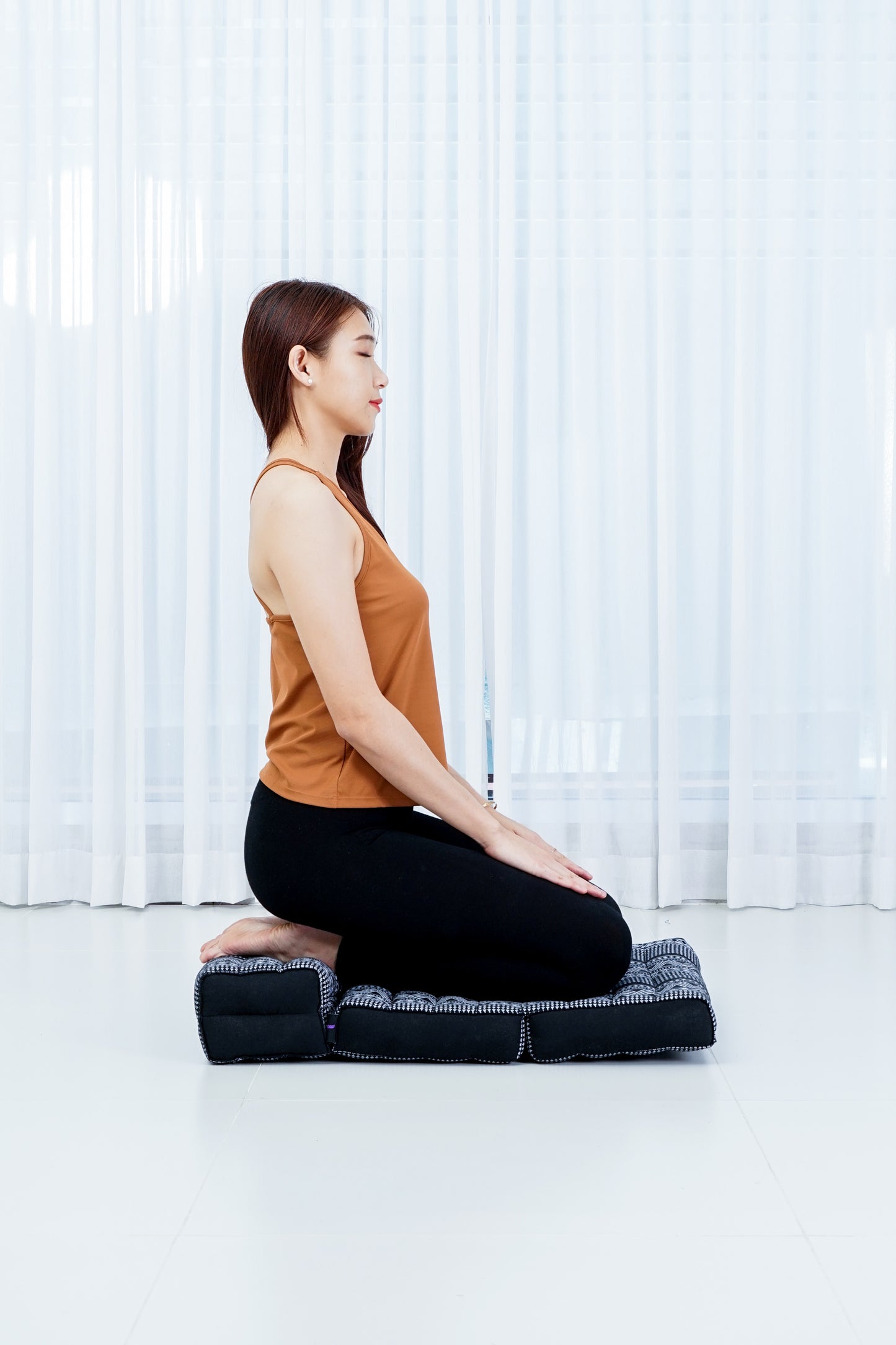 Foldable Meditation Cushion – Compact Kapok Seat with Foot Pad and Cotton Cover in Solid Colors or Thai Pattern, Cbt3 - Black