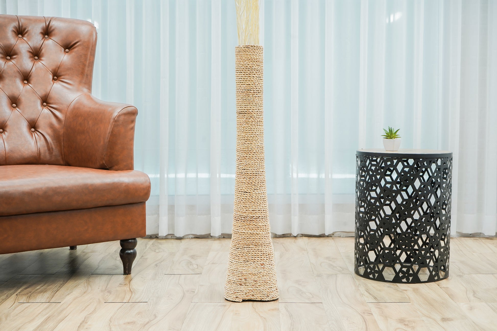 Large & Tall Floor Vase Made of Water Hyacinth and Bamboo – Handwoven Decorative Stand Vase for Dried Flowers & Branches, ecru, 90 cm - Modèle 2