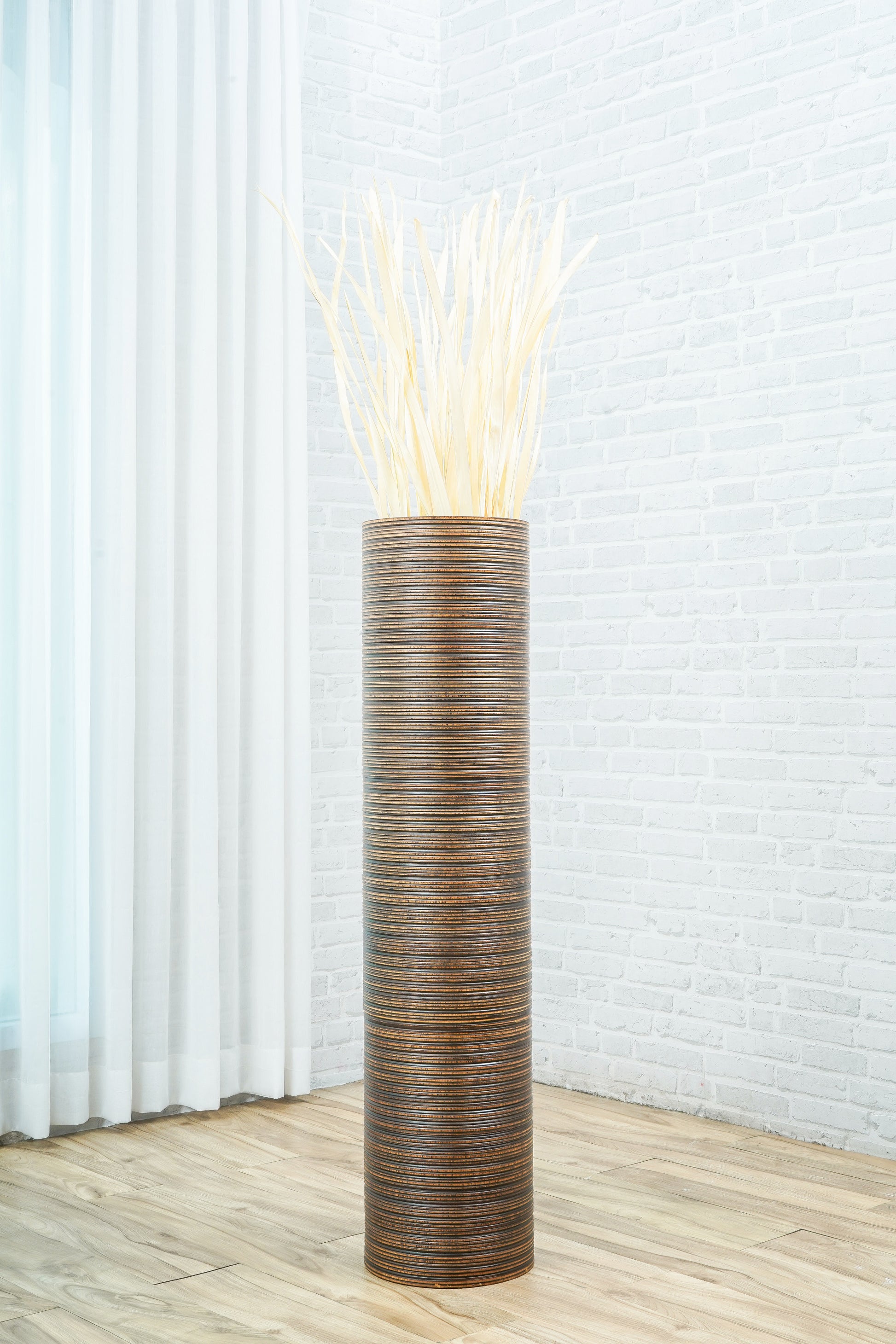 Large Mango Wood Floor Vase – Handcrafted Decorative Highlight from Thailand, 105 cm