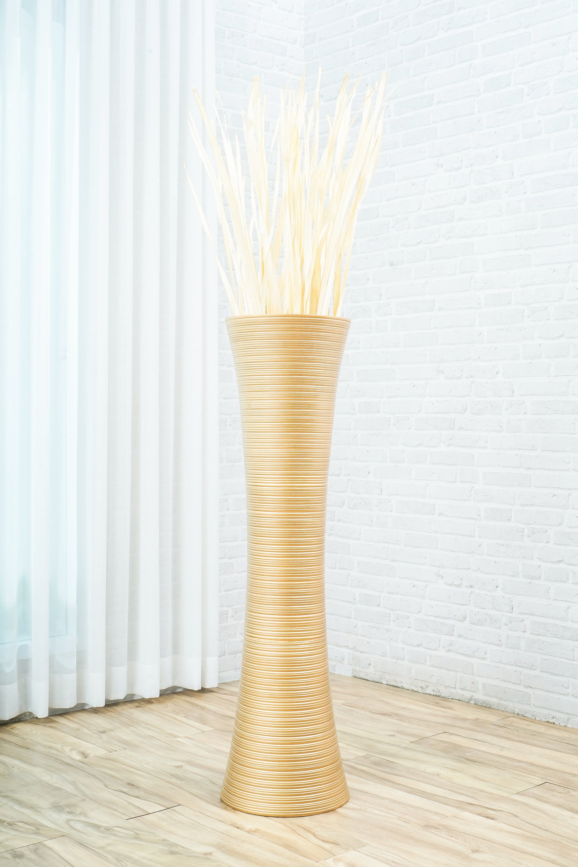 Large Mango Wood Floor Vase – Handcrafted Decorative Highlight from Thailand, 105 cm