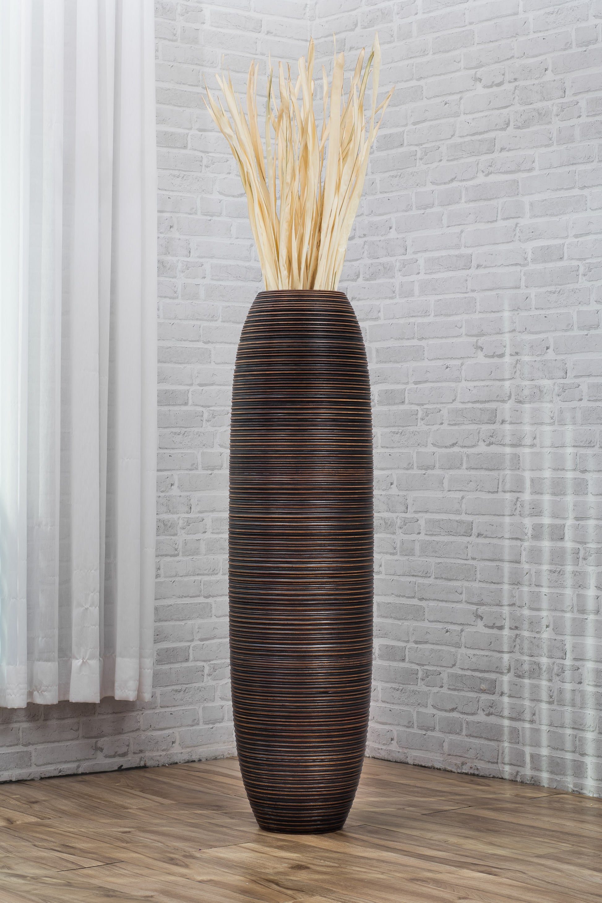 Large Mango Wood Floor Vase – Handcrafted Decorative Highlight from Thailand, 105 cm