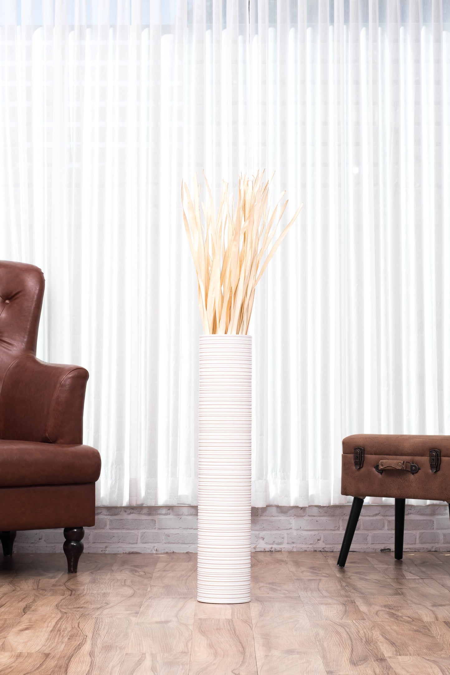 Large Mango Wood Floor Vase – Handcrafted Decorative Highlight from Thailand, 65 cm