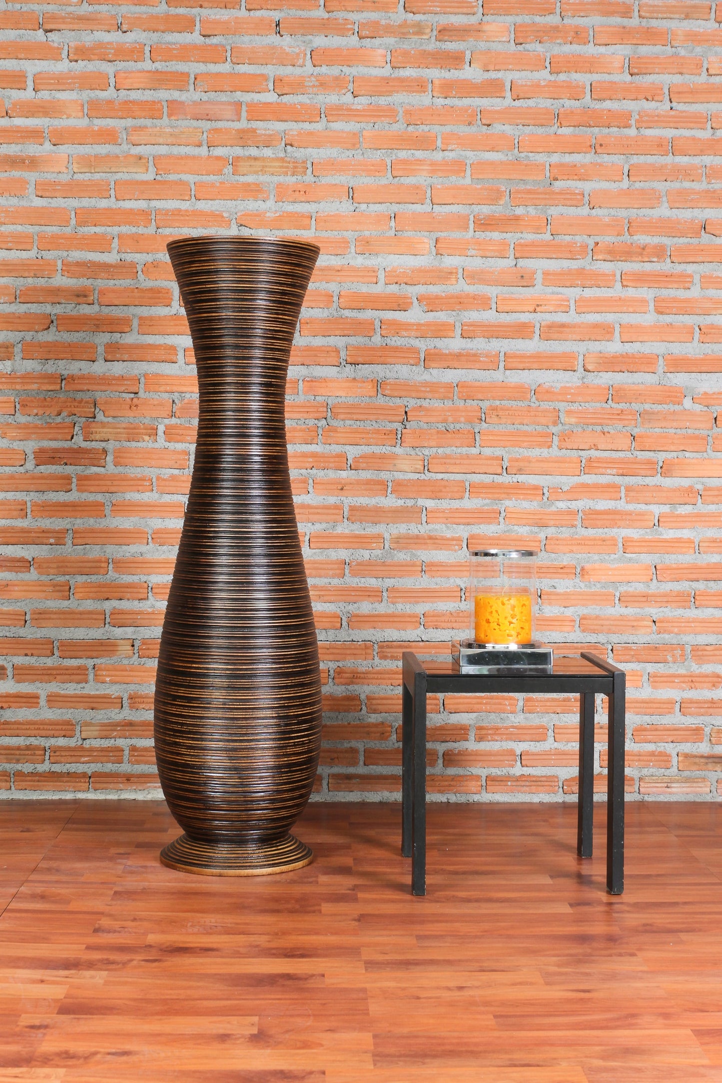 Large Mango Wood Floor Vase – Handcrafted Decorative Highlight from Thailand, 105 cm