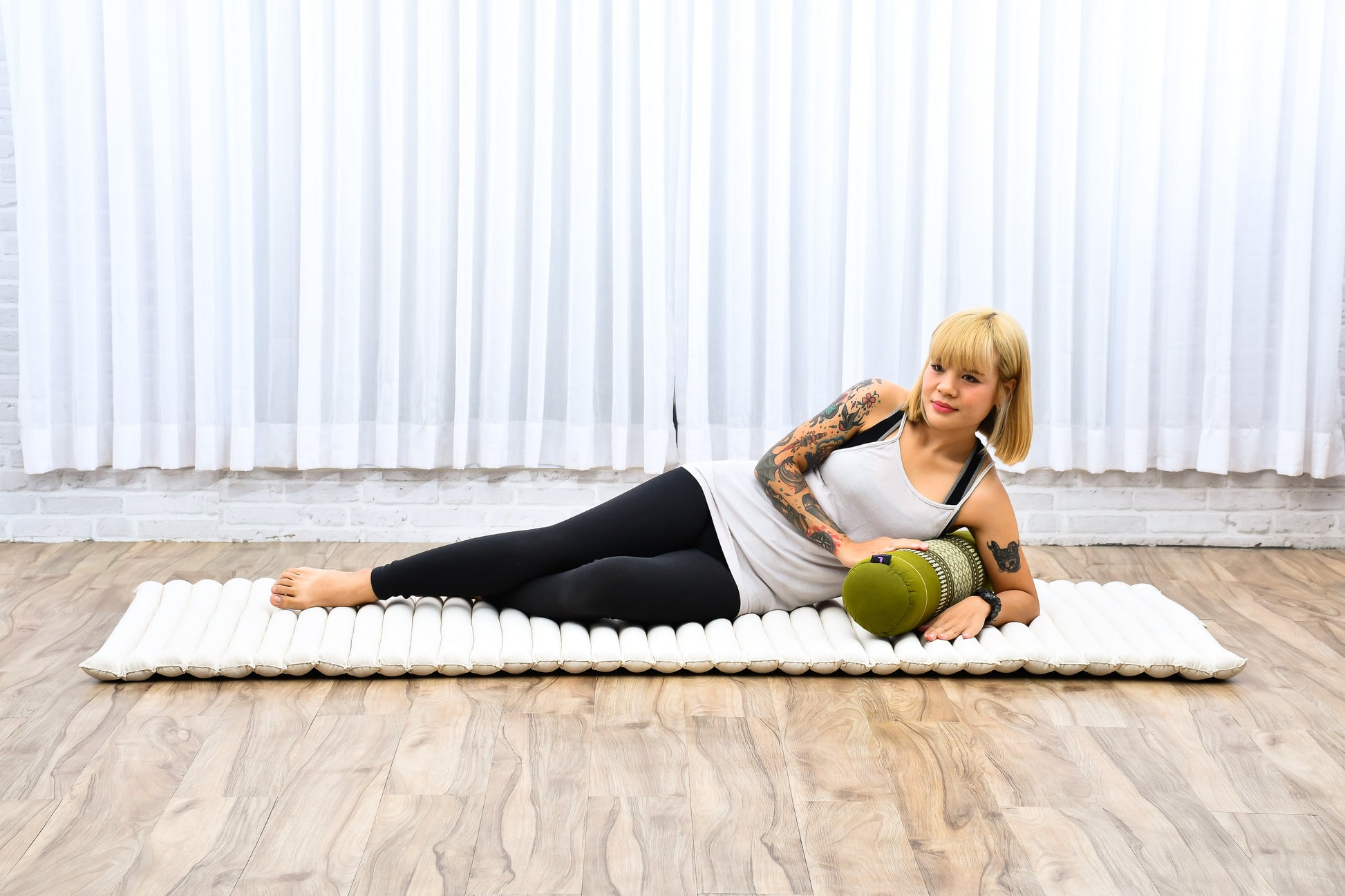 Yoga Roll Cushion – Compact Kapok Bolster & Meditation Pillow with Cotton Cover, Sf17 - Green
