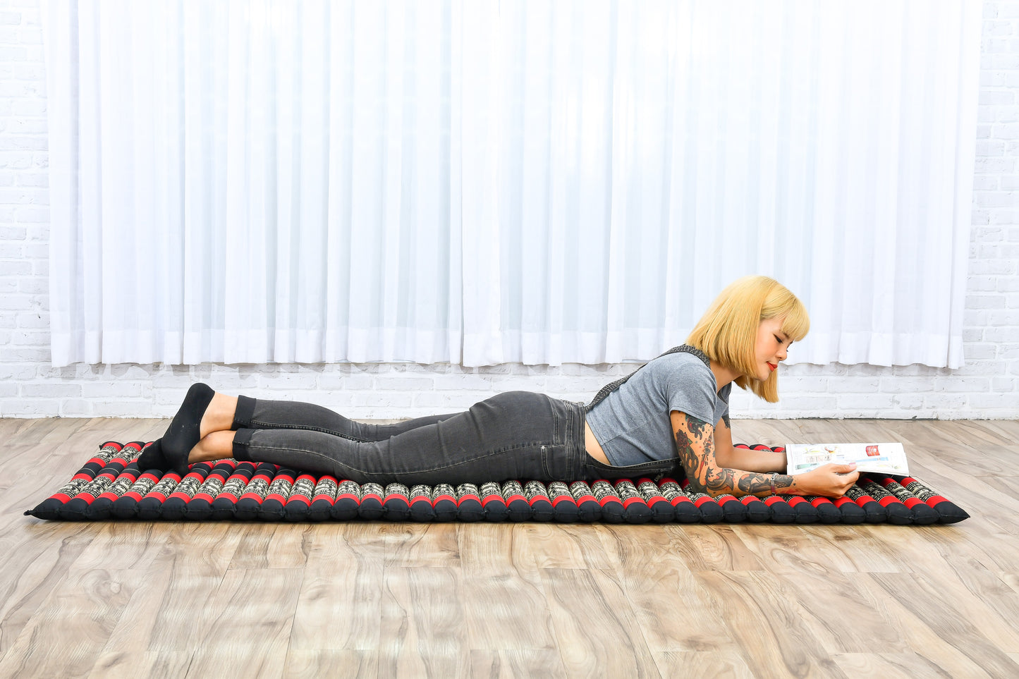 Kapok Roll-Up Mattress – Foldable Sleeping & Relax Mat with Cotton Cover for Home & Outdoor Use, Sf13 - Red, Black, M: 190x70 cm