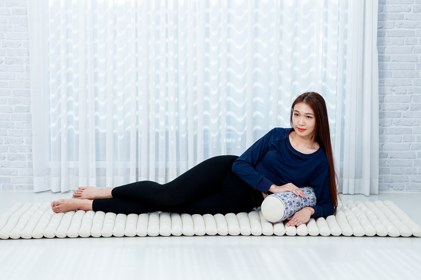 Yoga Roll Cushion – Compact Kapok Bolster & Meditation Pillow with Cotton Cover, El1 - Blue