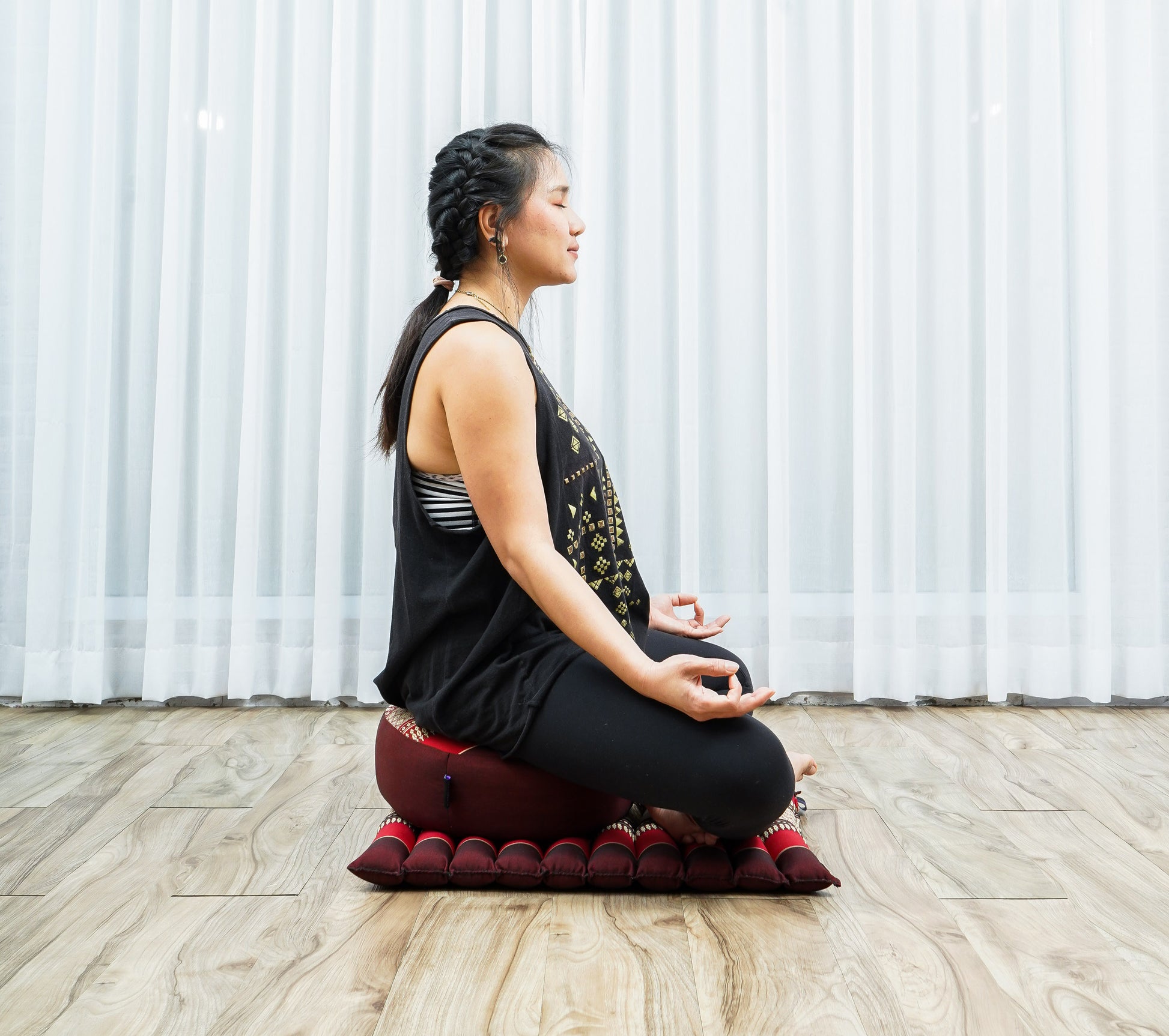 Compact Meditation Cushion Set Made of Kapok – Small Zabuton & Zafu with Cotton Cover, Sf24 - Red, Brown