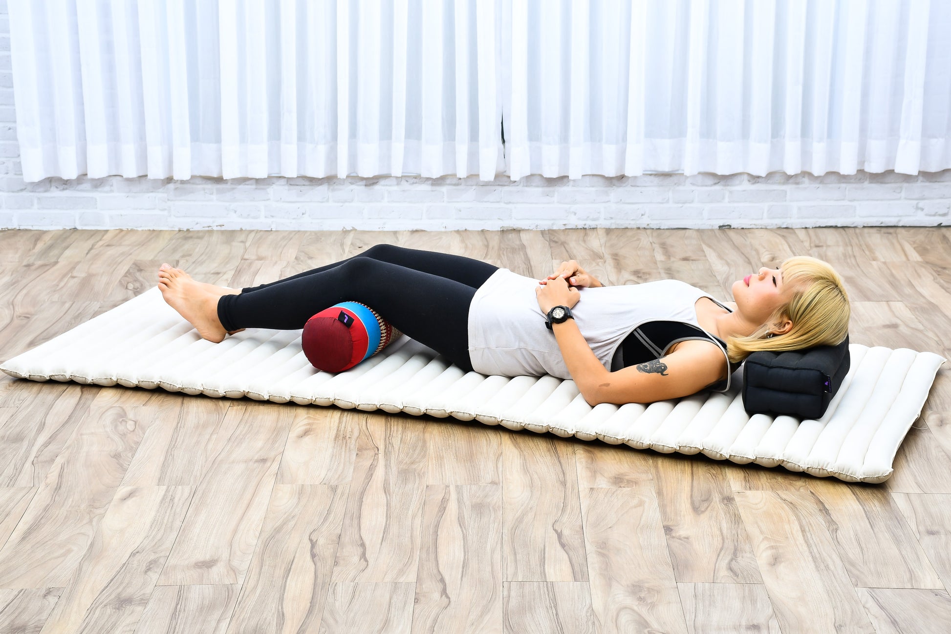 Yoga Roll Cushion – Compact Kapok Bolster & Meditation Pillow with Cotton Cover, Sf27 - Blue, Red