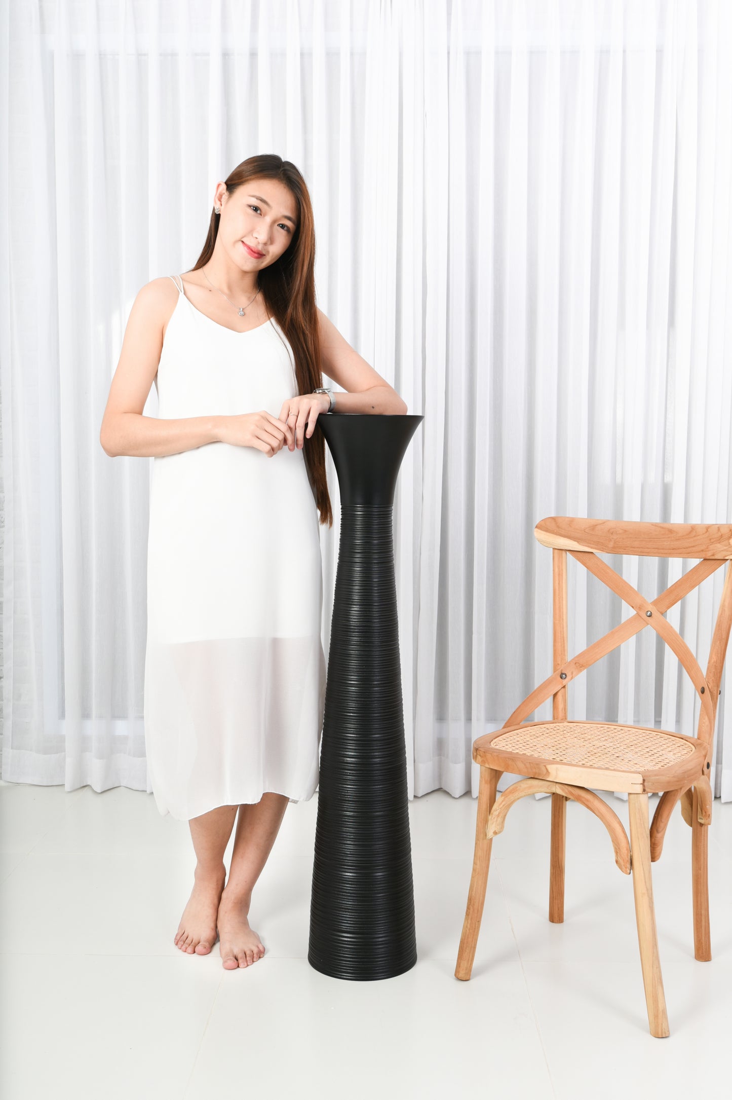 Large Mango Wood Floor Vase – Handcrafted Decorative Highlight from Thailand, black, 105 cm