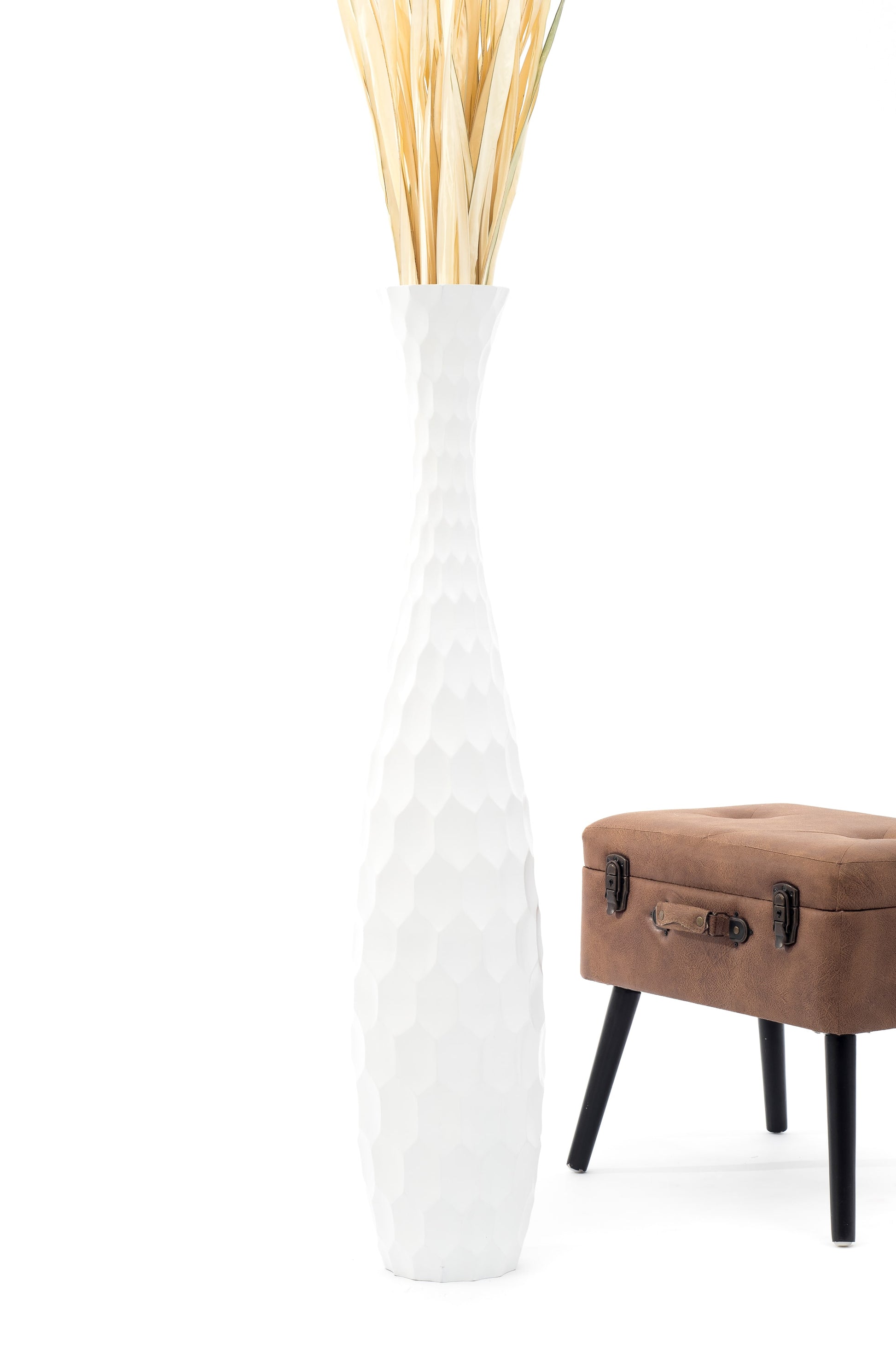 Large Mango Wood Floor Vase – Handcrafted Decorative Highlight from Thailand, 105 cm