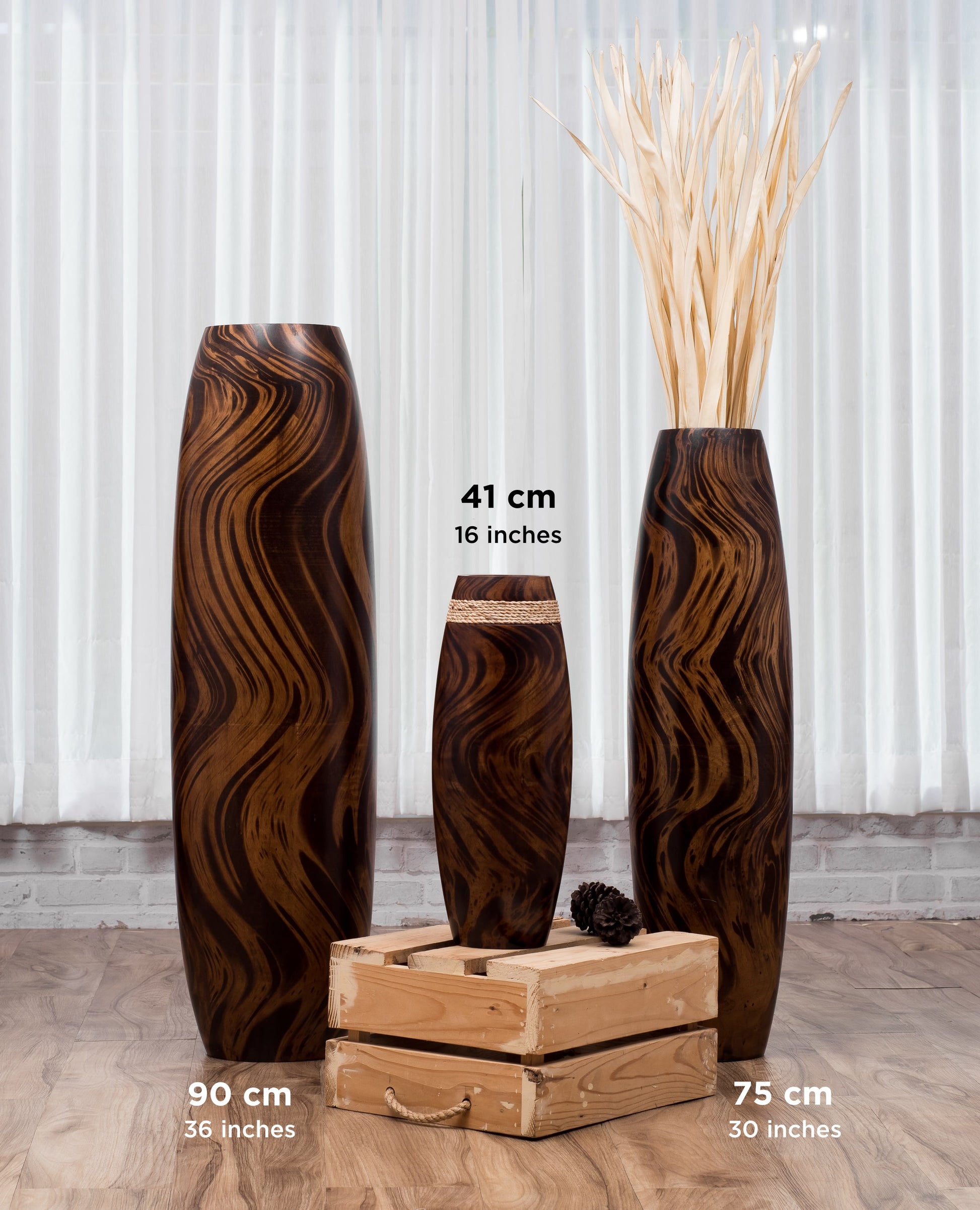 Large Mango Wood Floor Vase – Handcrafted Decorative Highlight from Thailand, 65 cm