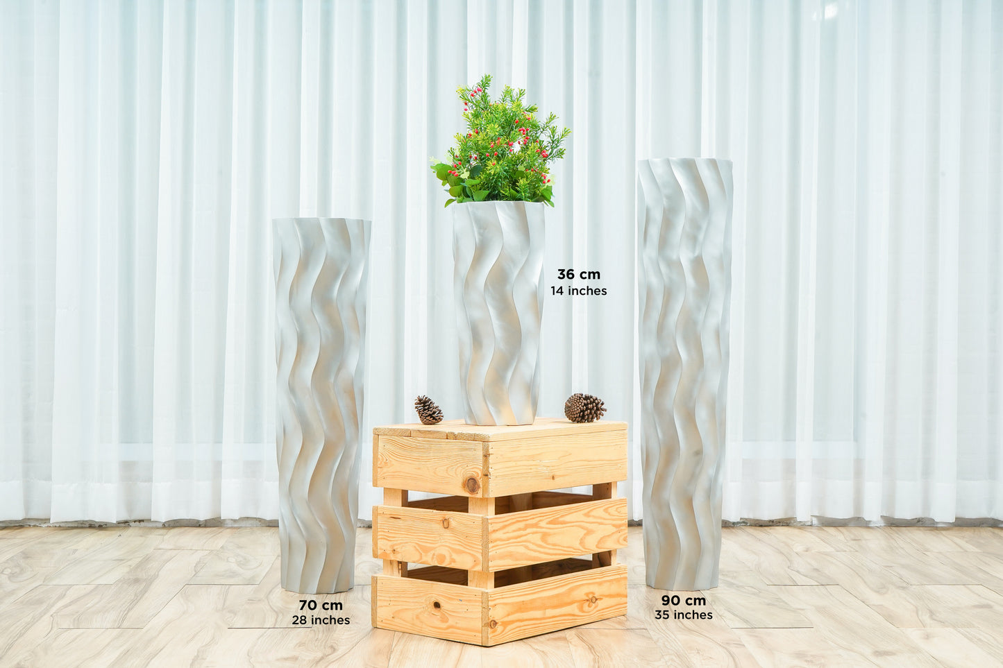 Large Mango Wood Floor Vase – Handcrafted Decorative Highlight from Thailand, 65 cm