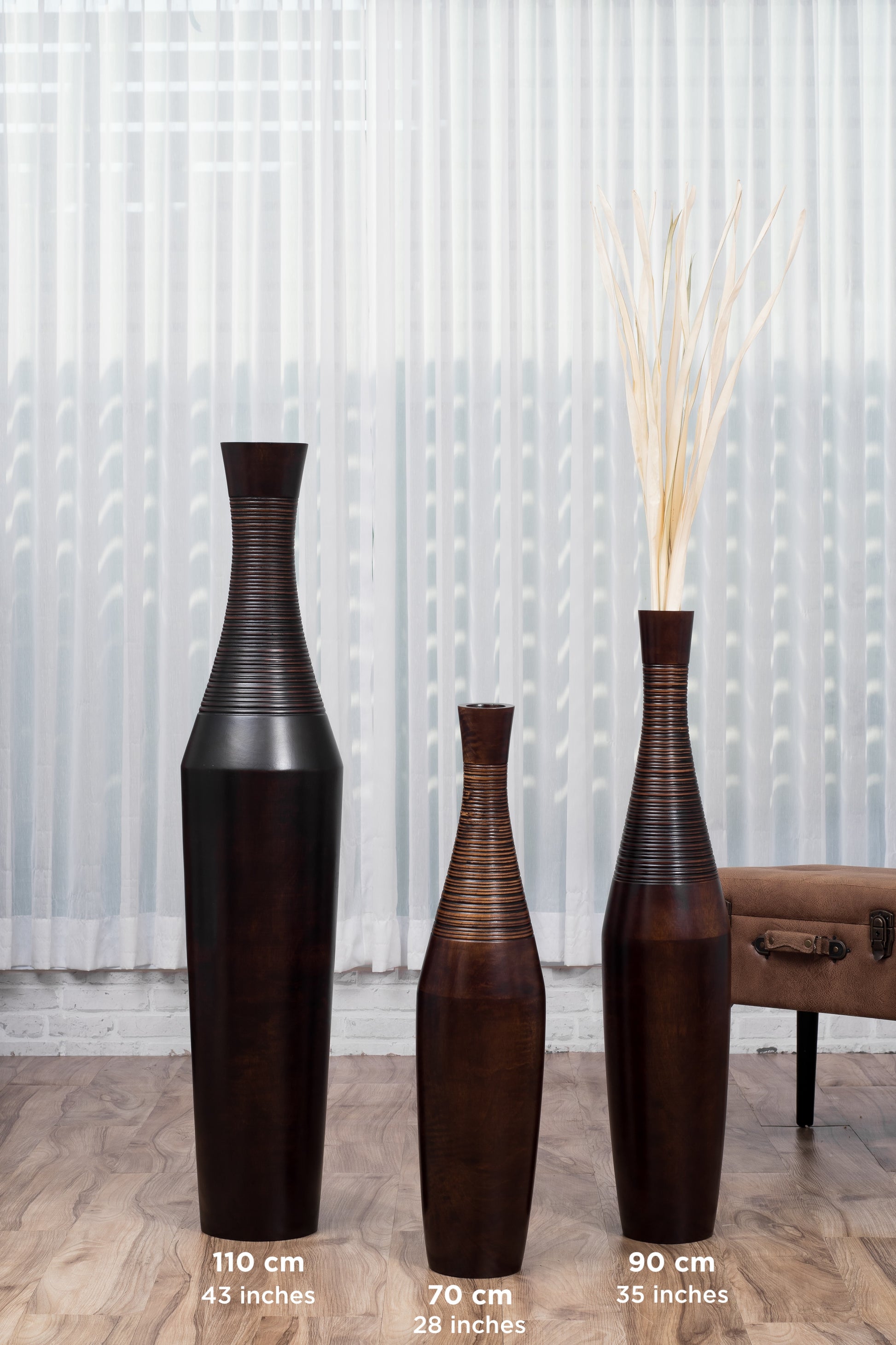 Large Mango Wood Floor Vase – Handcrafted Decorative Highlight from Thailand, 65 cm