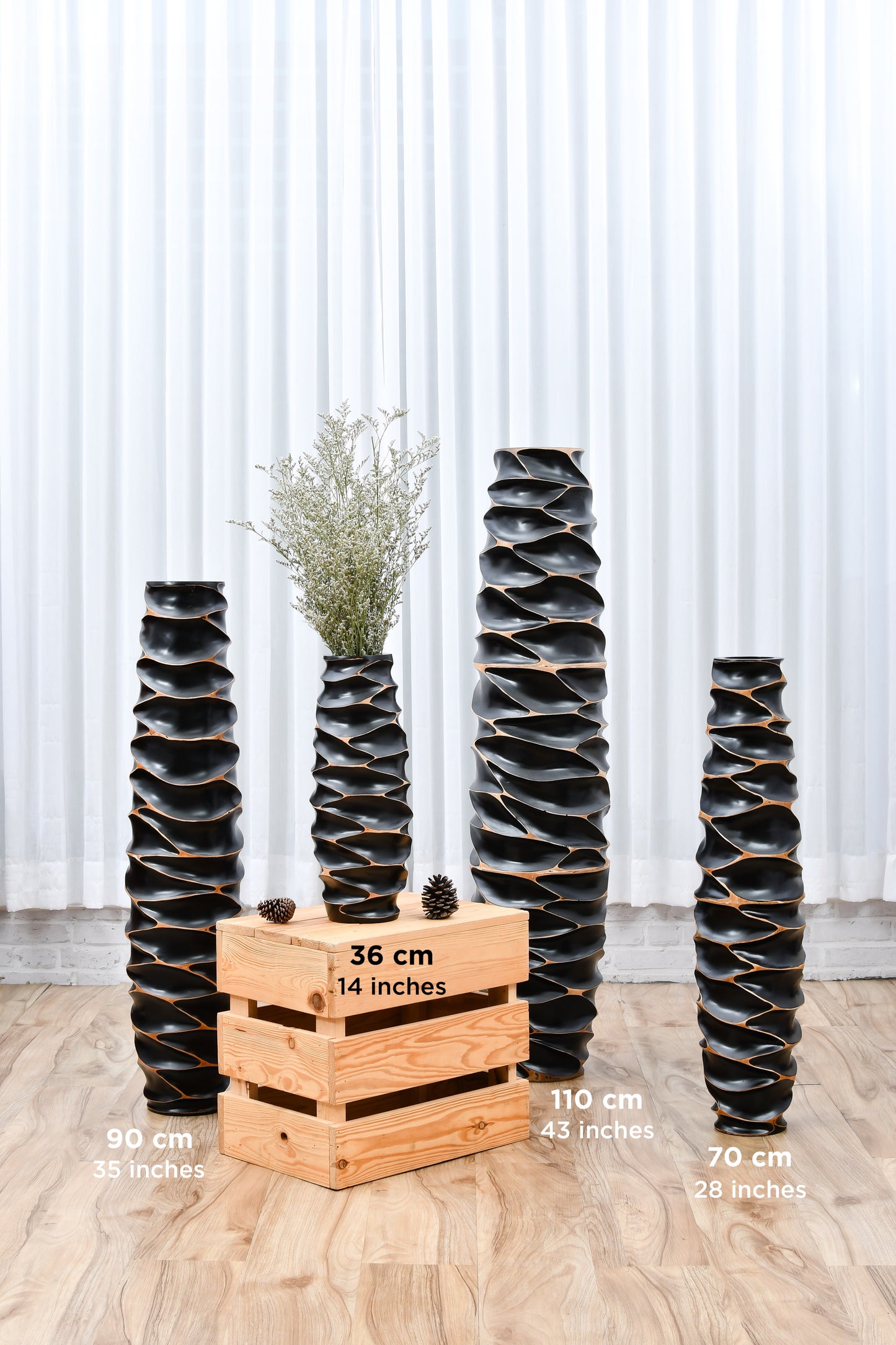 Large Mango Wood Floor Vase – Handcrafted Decorative Highlight from Thailand, 65 cm