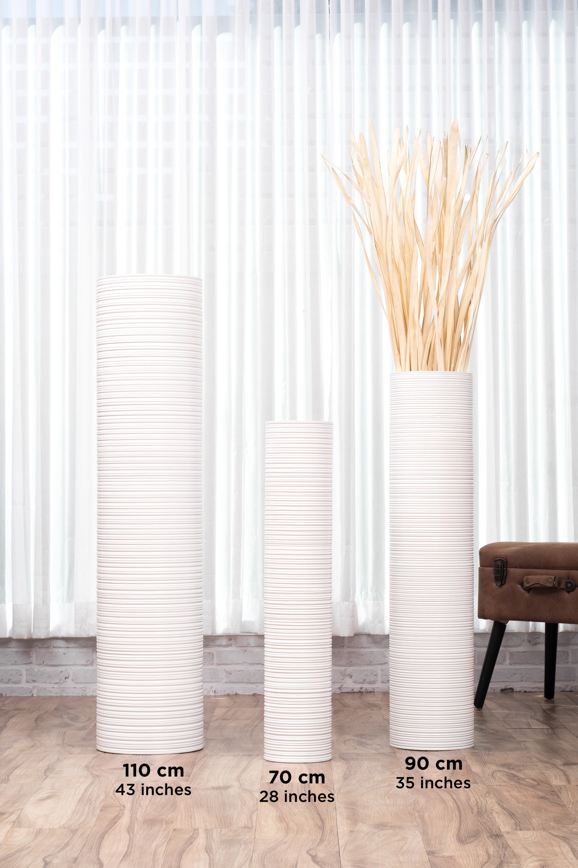 Large Mango Wood Floor Vase – Handcrafted Decorative Highlight from Thailand, 65 cm