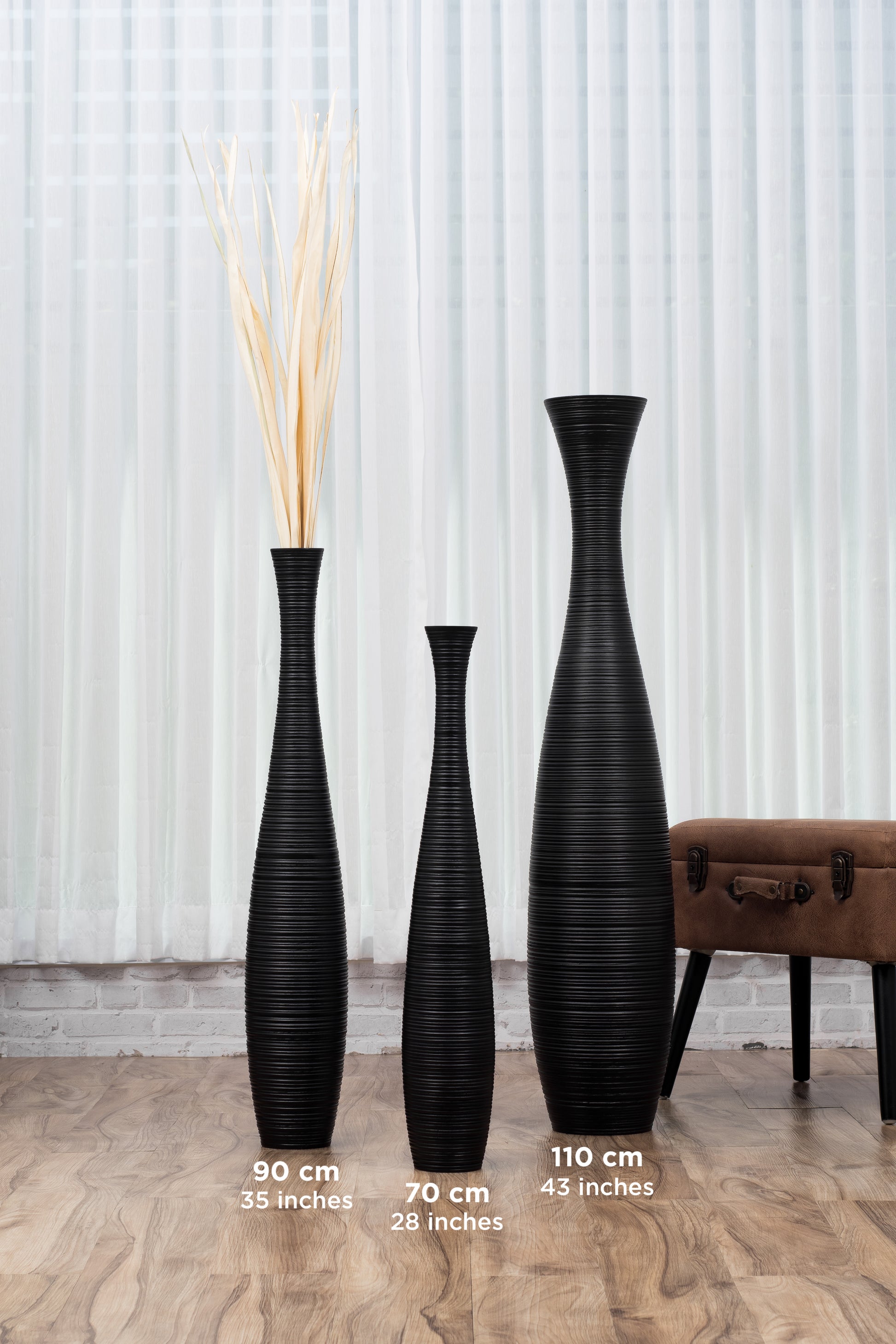 Large Mango Wood Floor Vase – Handcrafted Decorative Highlight from Thailand, 105 cm